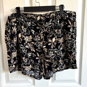 Old Navy Floral Black and Cream Shorts, XL